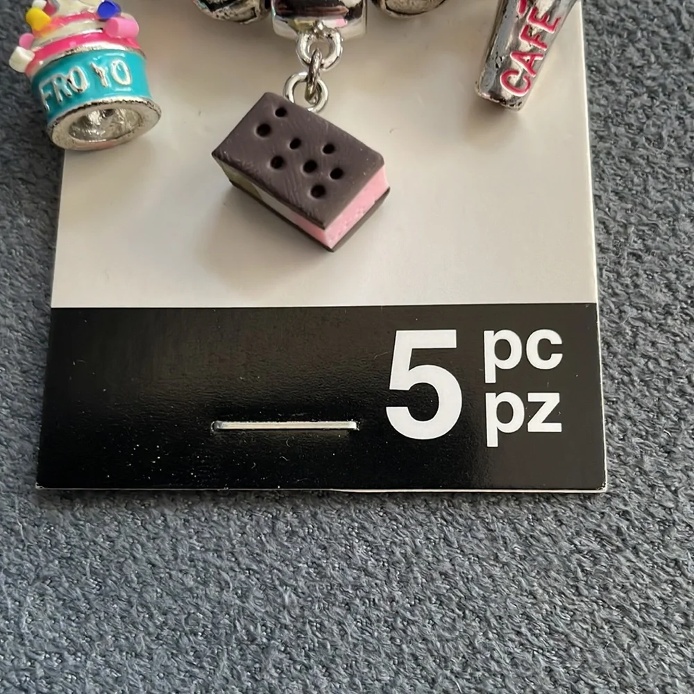 Bead Landing Bits & Baubles Charms 5pc